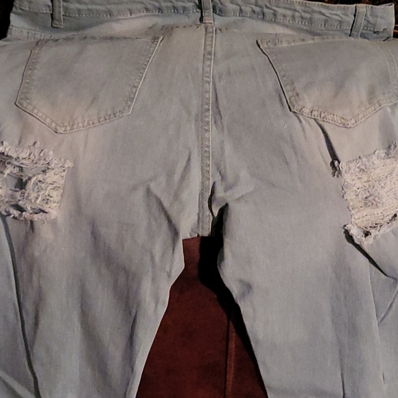 DISTRESSED JEANS - Picture 4 of 4
